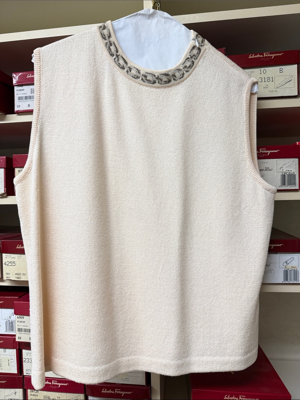 St. John Cream Sleeveless Knit Top with knitted chain pattern Neckline